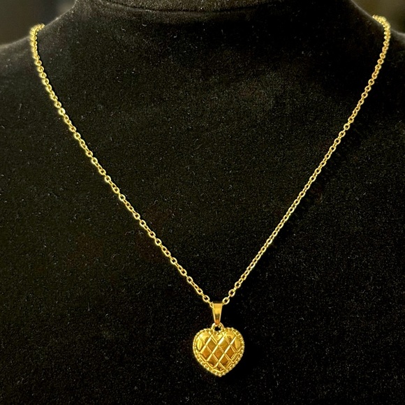 ✨2 for $30✨ Gold Plaid Puffy Heart Pendant Necklace 💛✨ (Checkered, Art Nouveau) - Picture 1 of 10